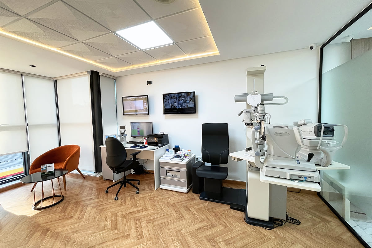 Salle d'opération au centre d'ophtalmologie à Tanger